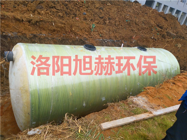 河南焦作玻璃鋼化糞池施工現(xiàn)場(chǎng)